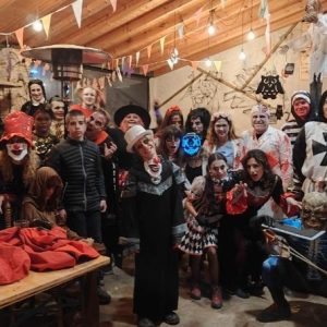 Disfruta de vacaiones en familia con Halloween con juegos y disfraces