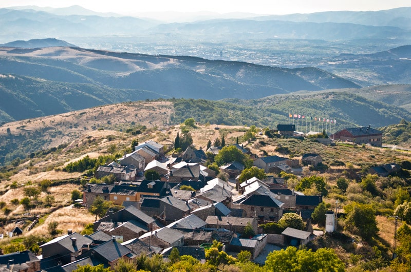 Vista panorámica de Ponferrada, punto de partida ideal para descubrir qué hacer en El Bierzo con niños